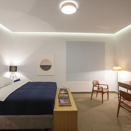 Savamala Place Belgrade Bilik gambar