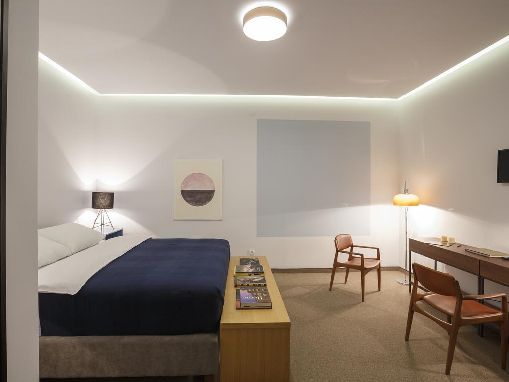 Savamala Place Belgrade Bilik gambar