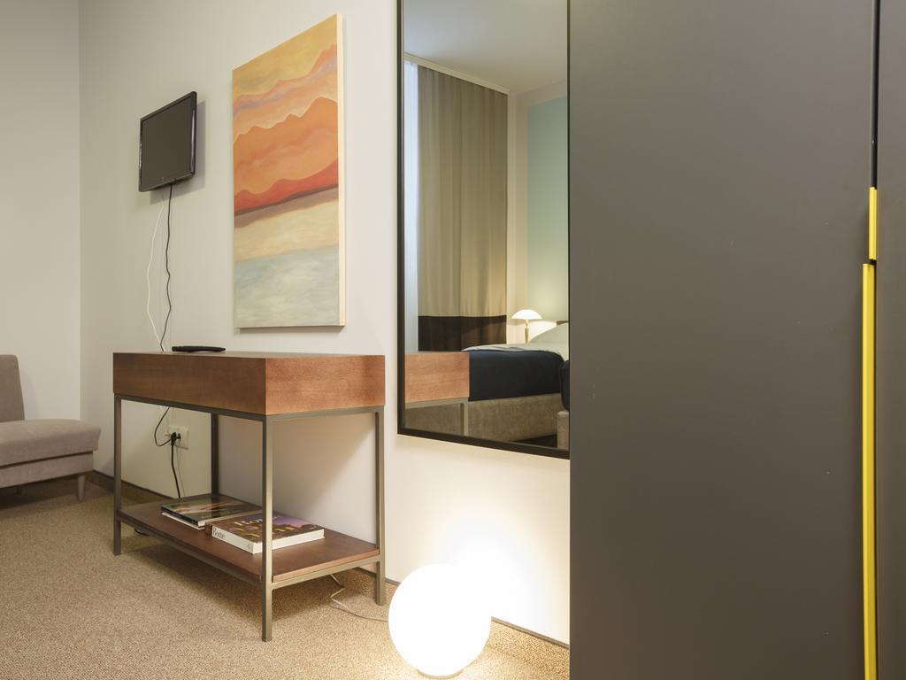 Savamala Place Belgrade Bilik gambar
